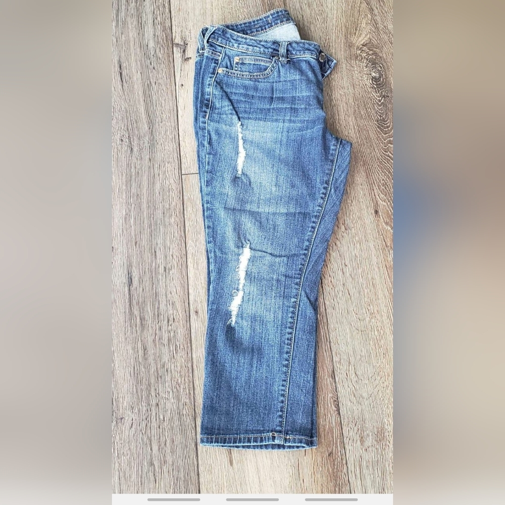 Size 10 petite Jennifer Lopez capri pants